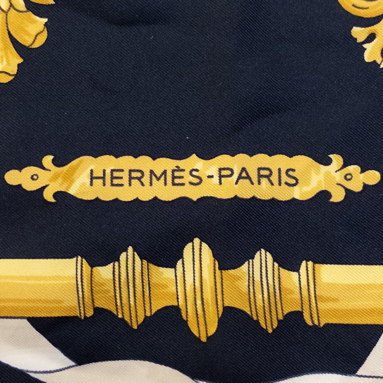 Hermès Ferronnerie Classic 90 Scarf