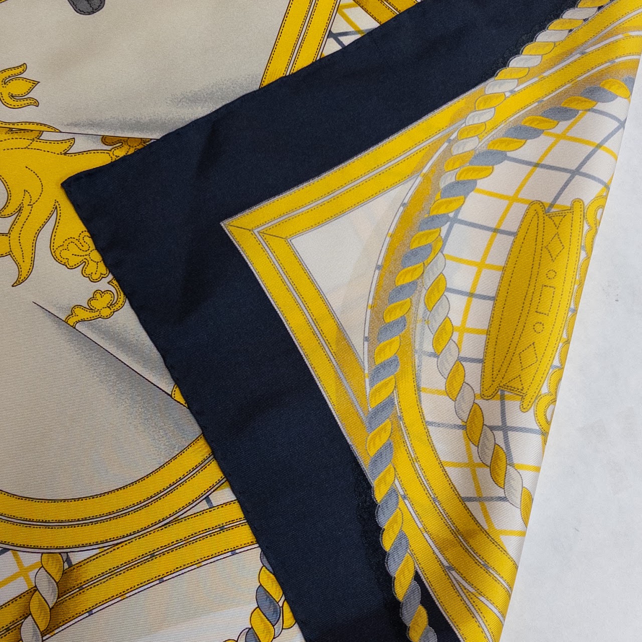 Hermès Grande Tenue Carre 90 Silk Scarf