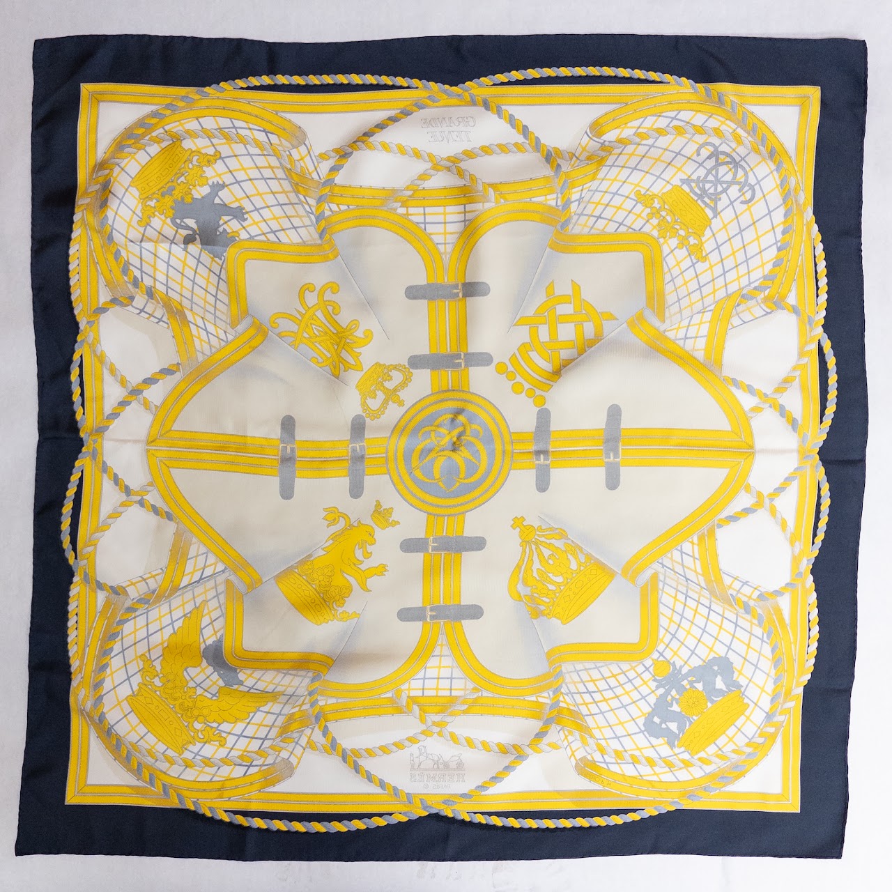 Hermès Grande Tenue Carre 90 Silk Scarf