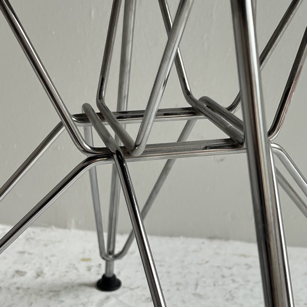 Eames eiffel online base