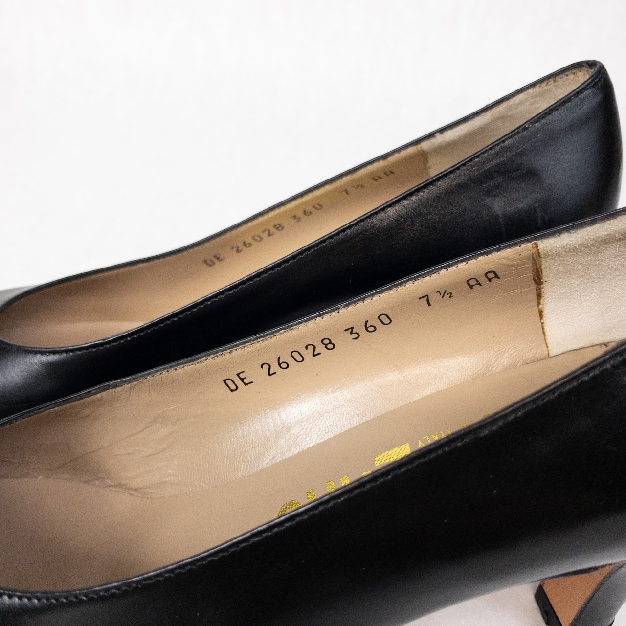 Salvatore Ferragamo Black Leather Pumps