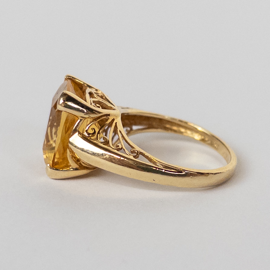 14K Gold and Citrine Ring