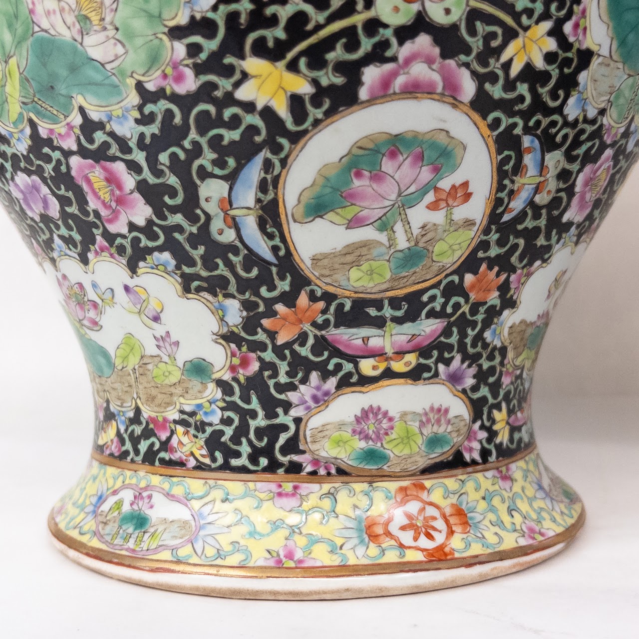 Chinese Export Porcelain Temple Jar Pair