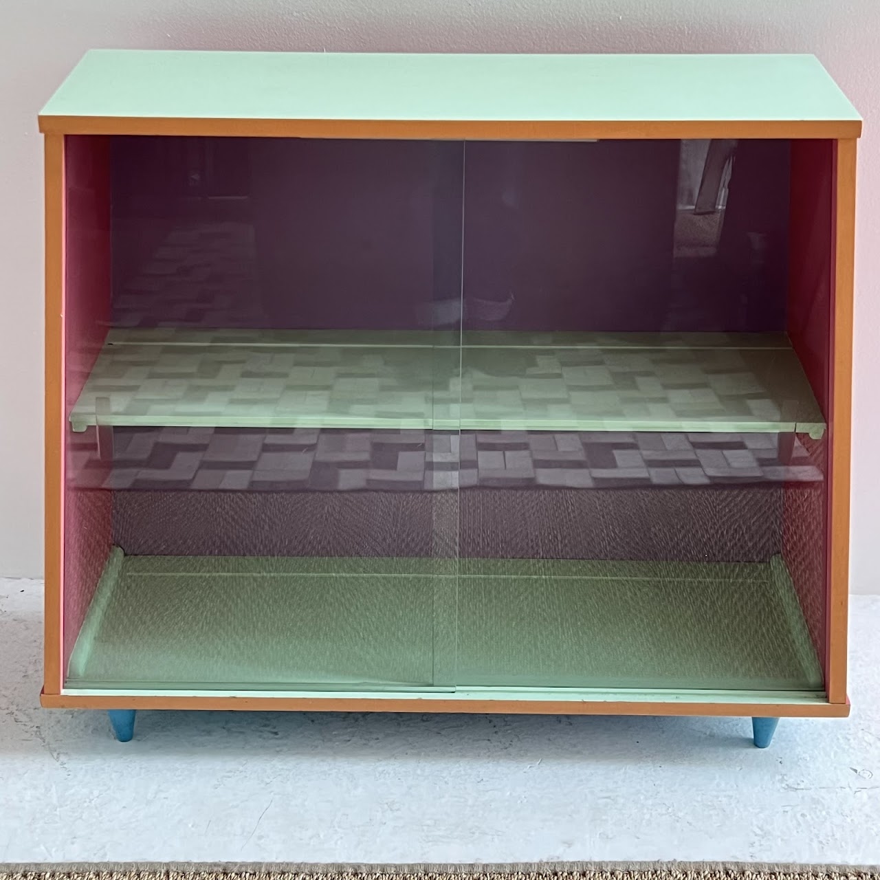 Richard Aloisio Signed Memphis Style Refinished Illuminated Sliding Door Bookcase, 1987