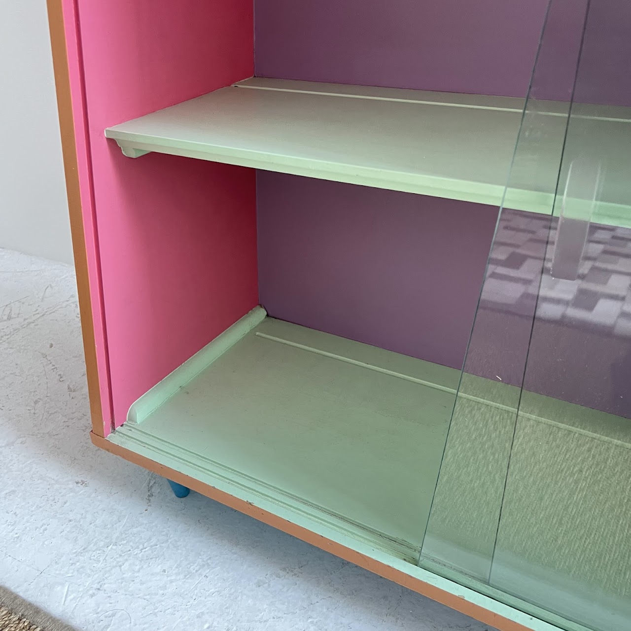 Richard Aloisio Signed Memphis Style Refinished Illuminated Sliding Door Bookcase, 1987