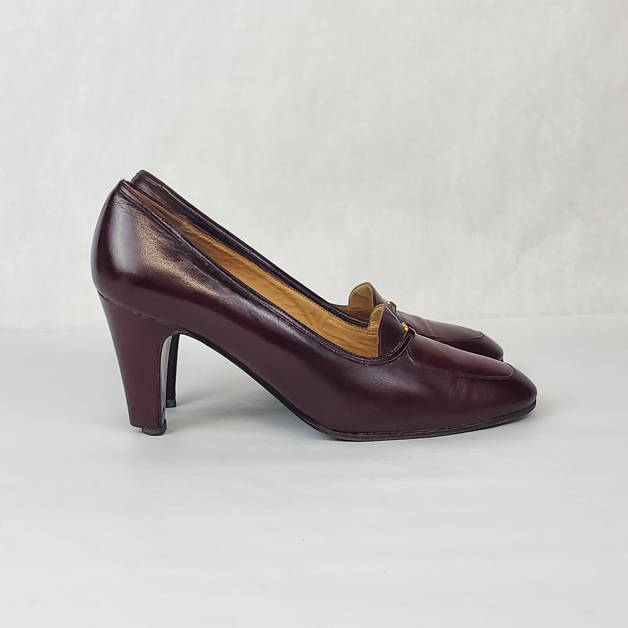 Gucci Vintage Leather Pumps