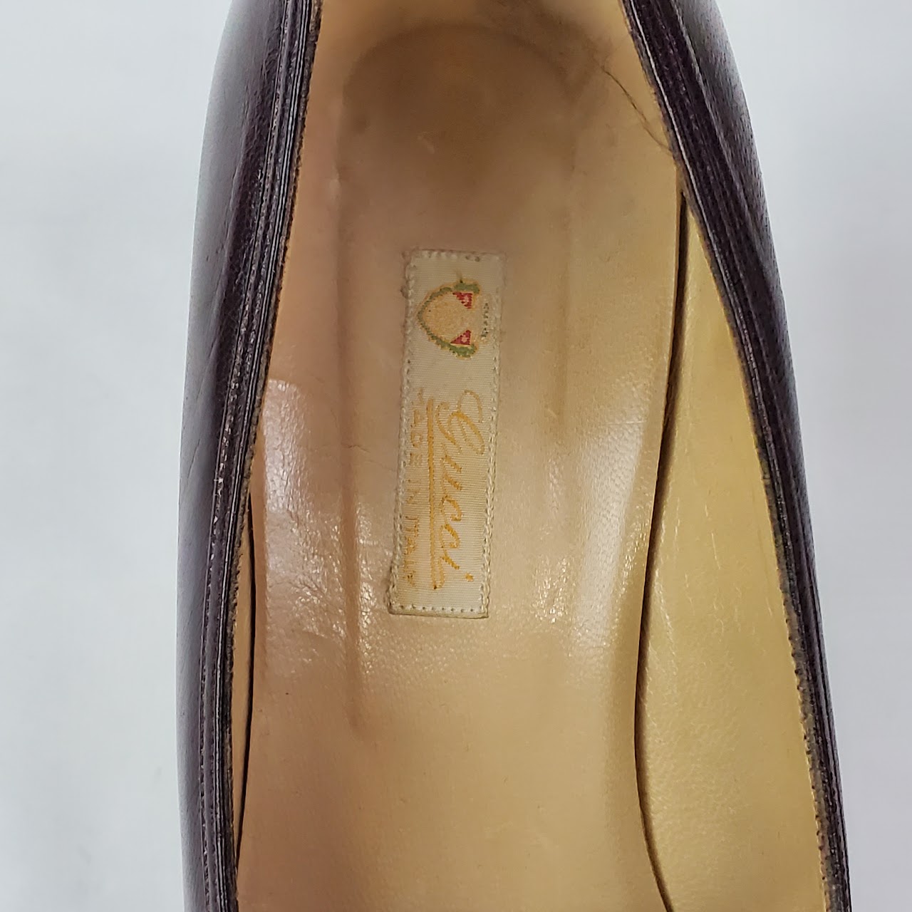 Gucci Vintage Leather Pumps