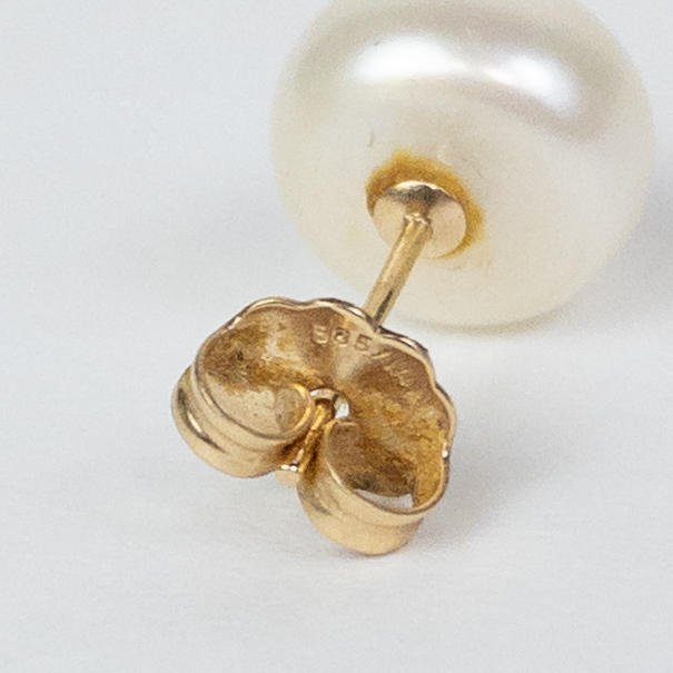 14K Gold Button Pearl Stud Earrings