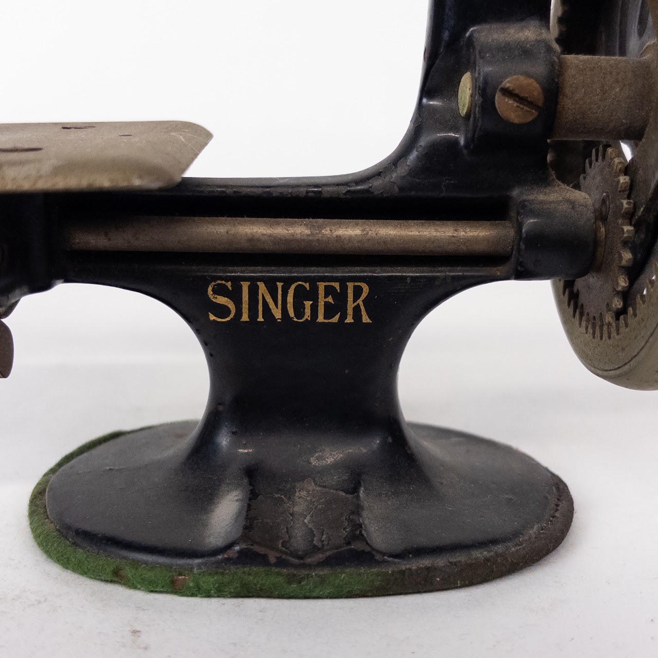 The Singer Manfg Co. Model 20 Sewhandy Toy Sewing Machine