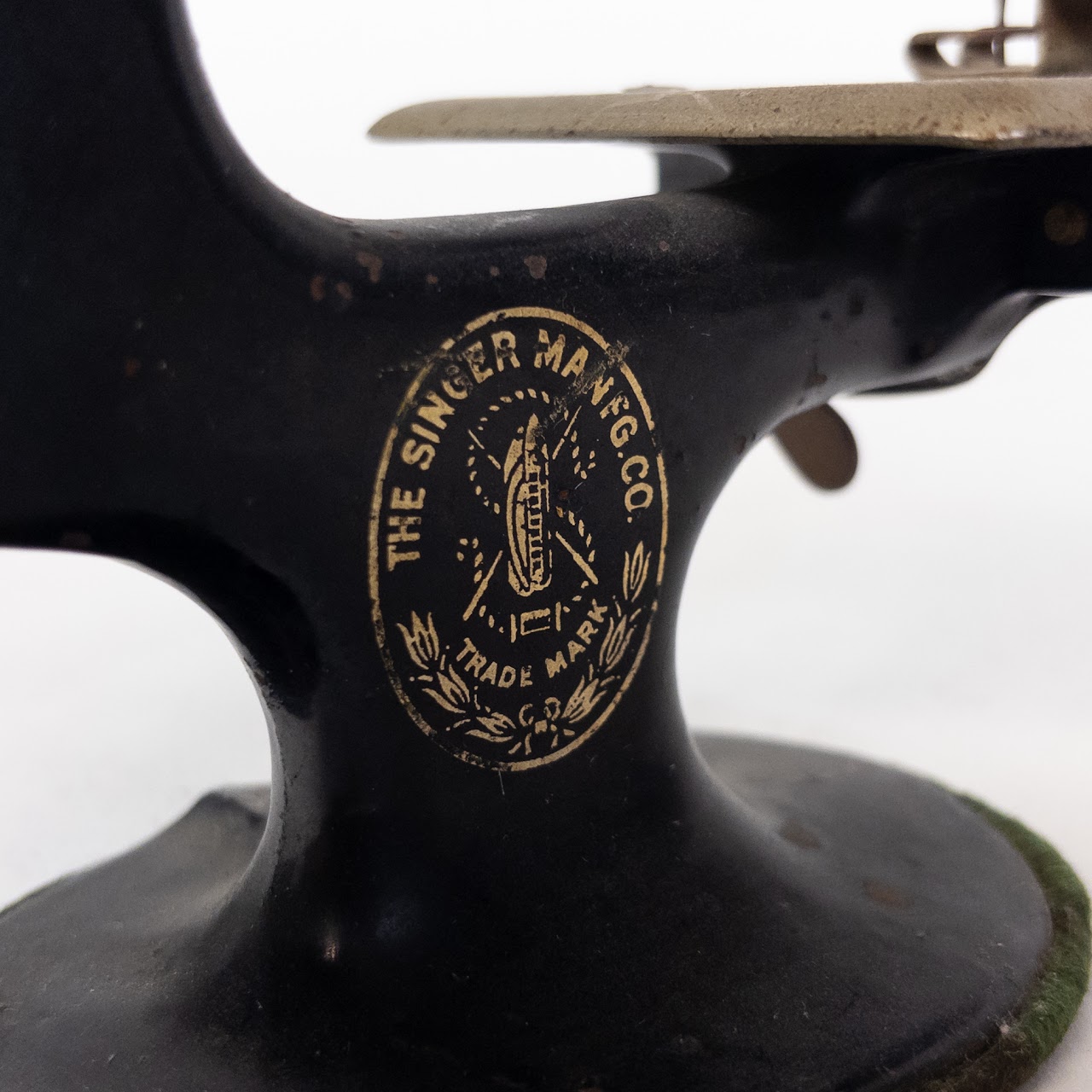 The Singer Manfg Co. Model 20 Sewhandy Toy Sewing Machine