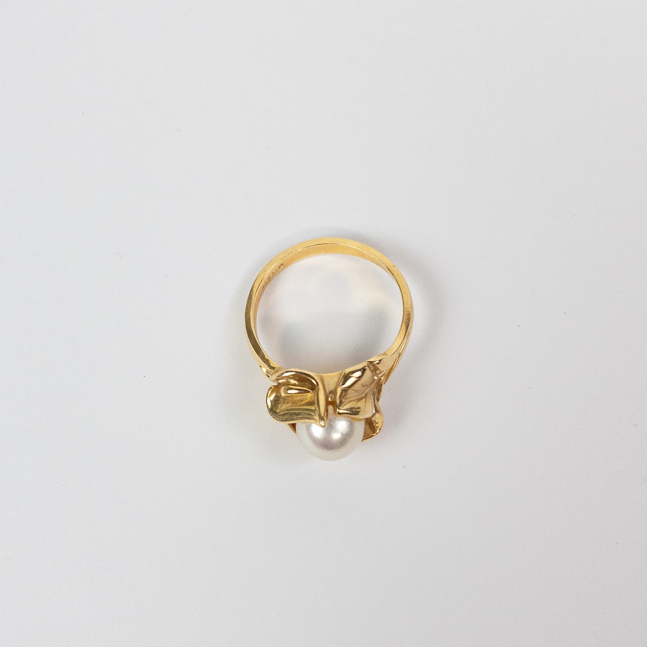 14K Gold Pearl Solitare Ring