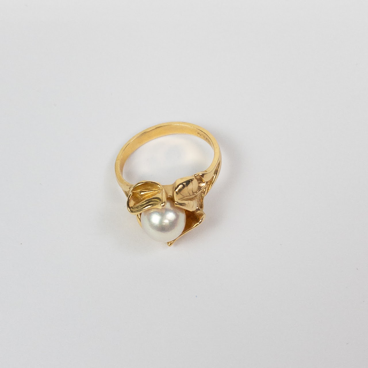 14K Gold Pearl Solitare Ring