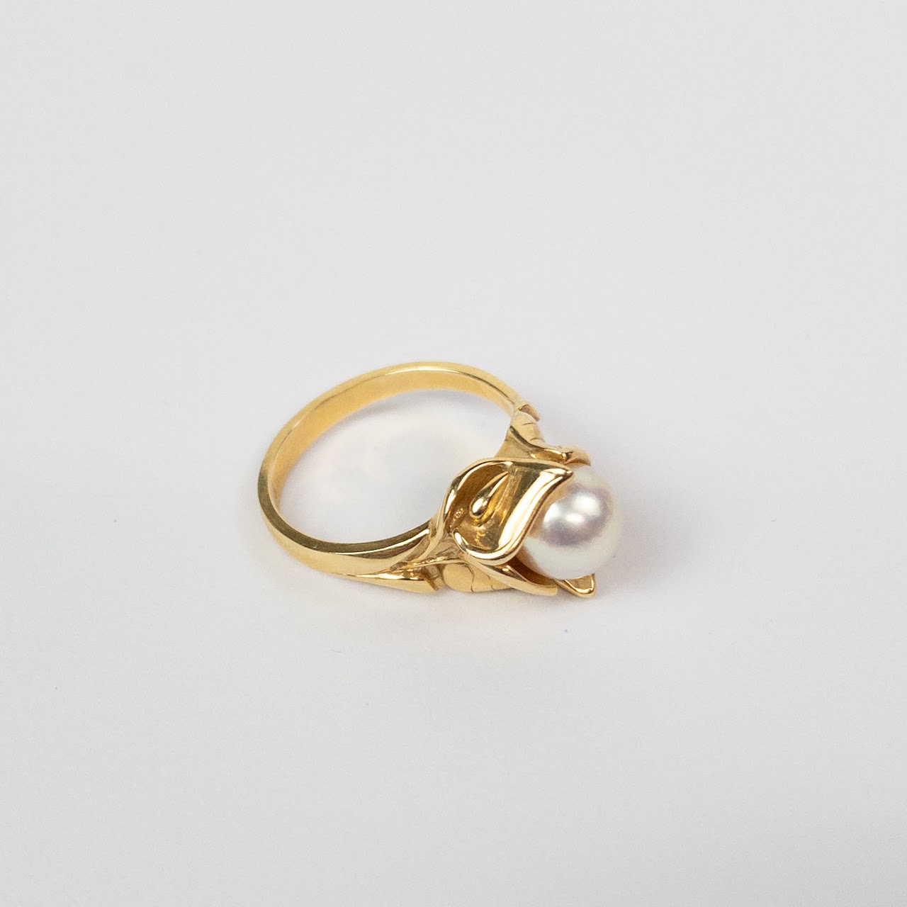 14K Gold Pearl Solitare Ring