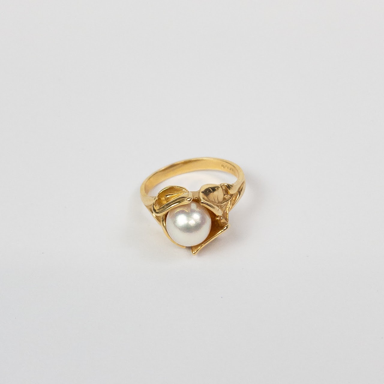 14K Gold Pearl Solitare Ring