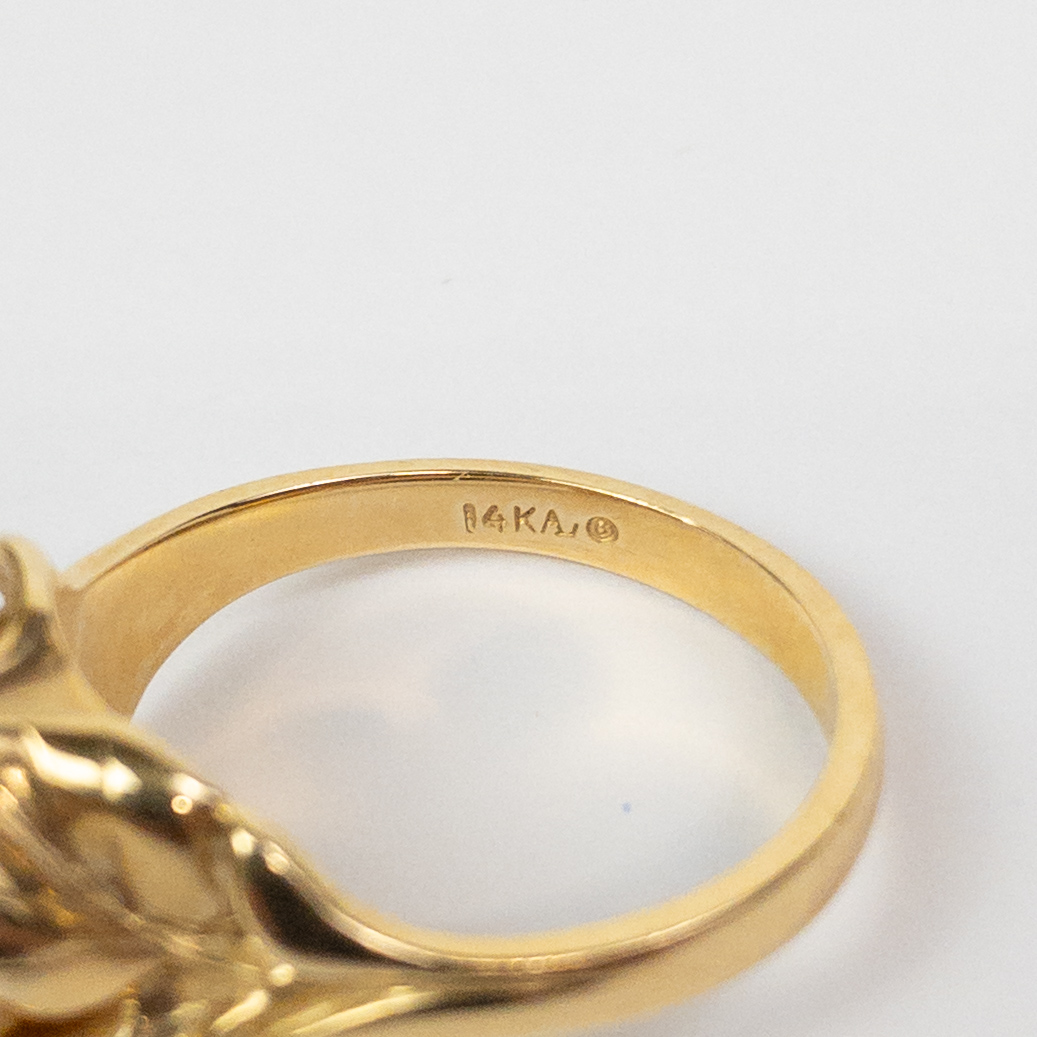 14K Gold Pearl Solitare Ring