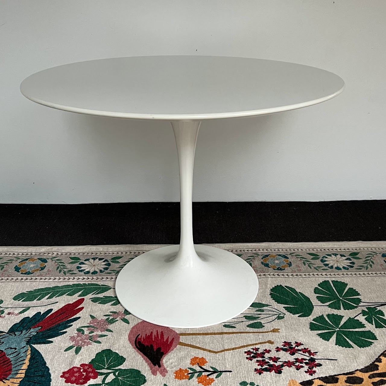 Knoll + Eero Saarinen Vintage 36" Tulip Table