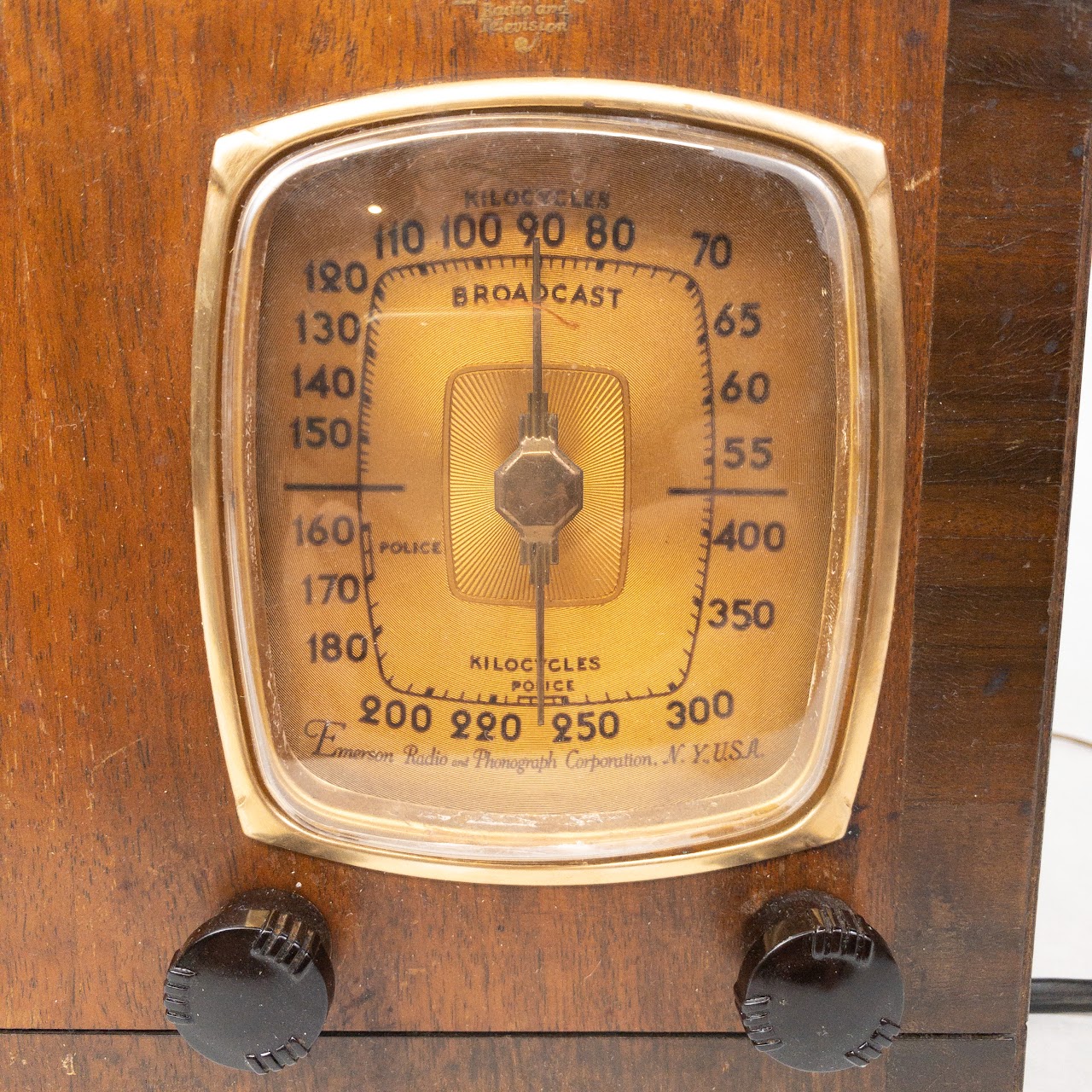 Emerson Vintage Tube Table Radio