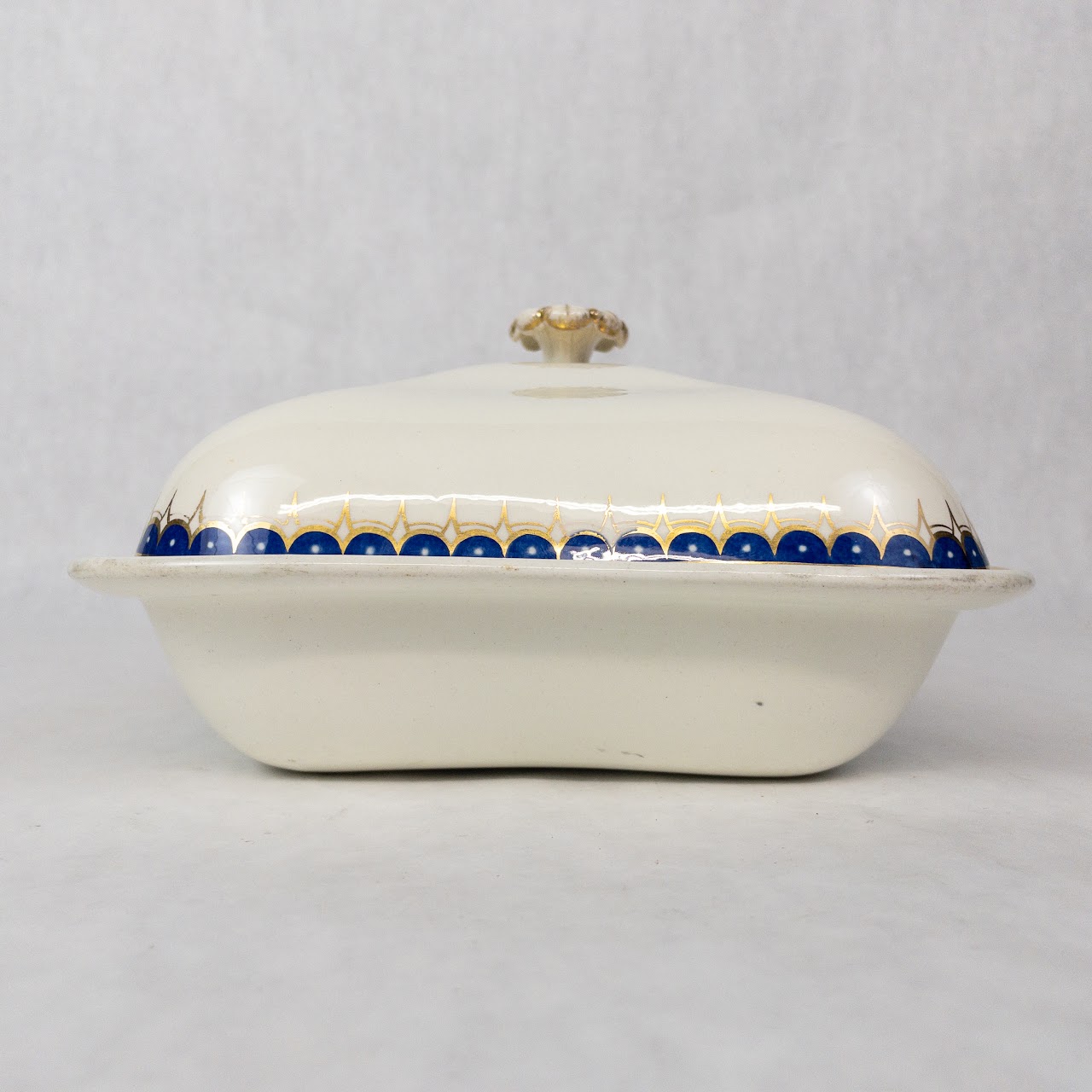 Wedgewood Creamware Royal Arms Covered Serving Dish