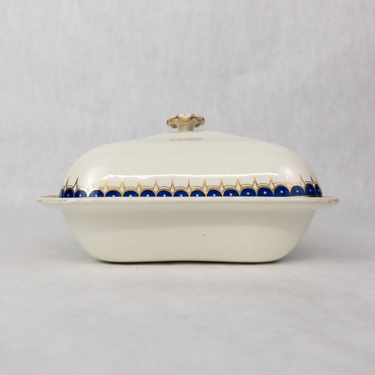 Wedgewood Creamware Royal Arms Covered Serving Dish