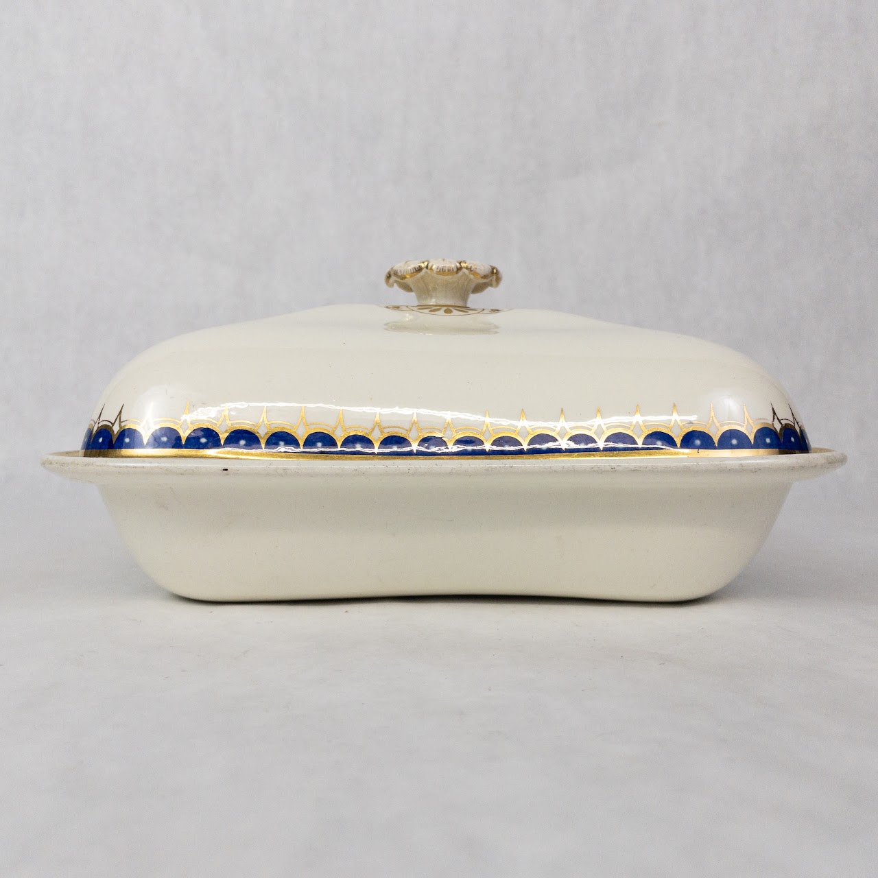 Wedgewood Creamware Royal Arms Covered Serving Dish