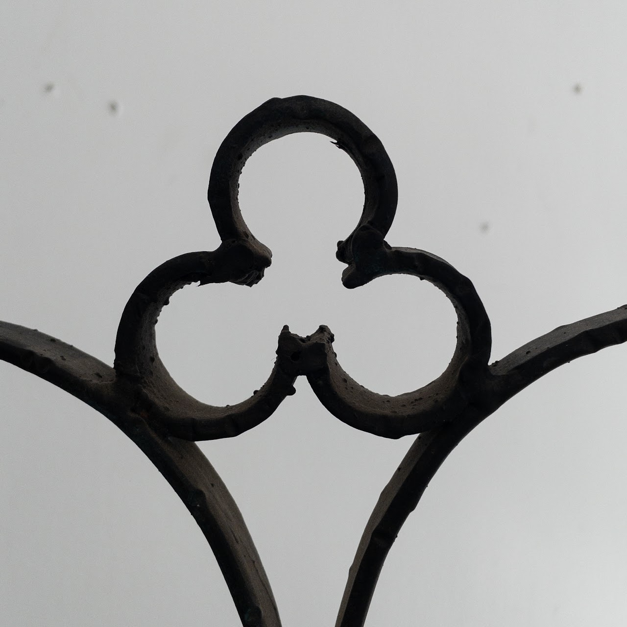 English Gothic Style Iron Three-Panel Gate