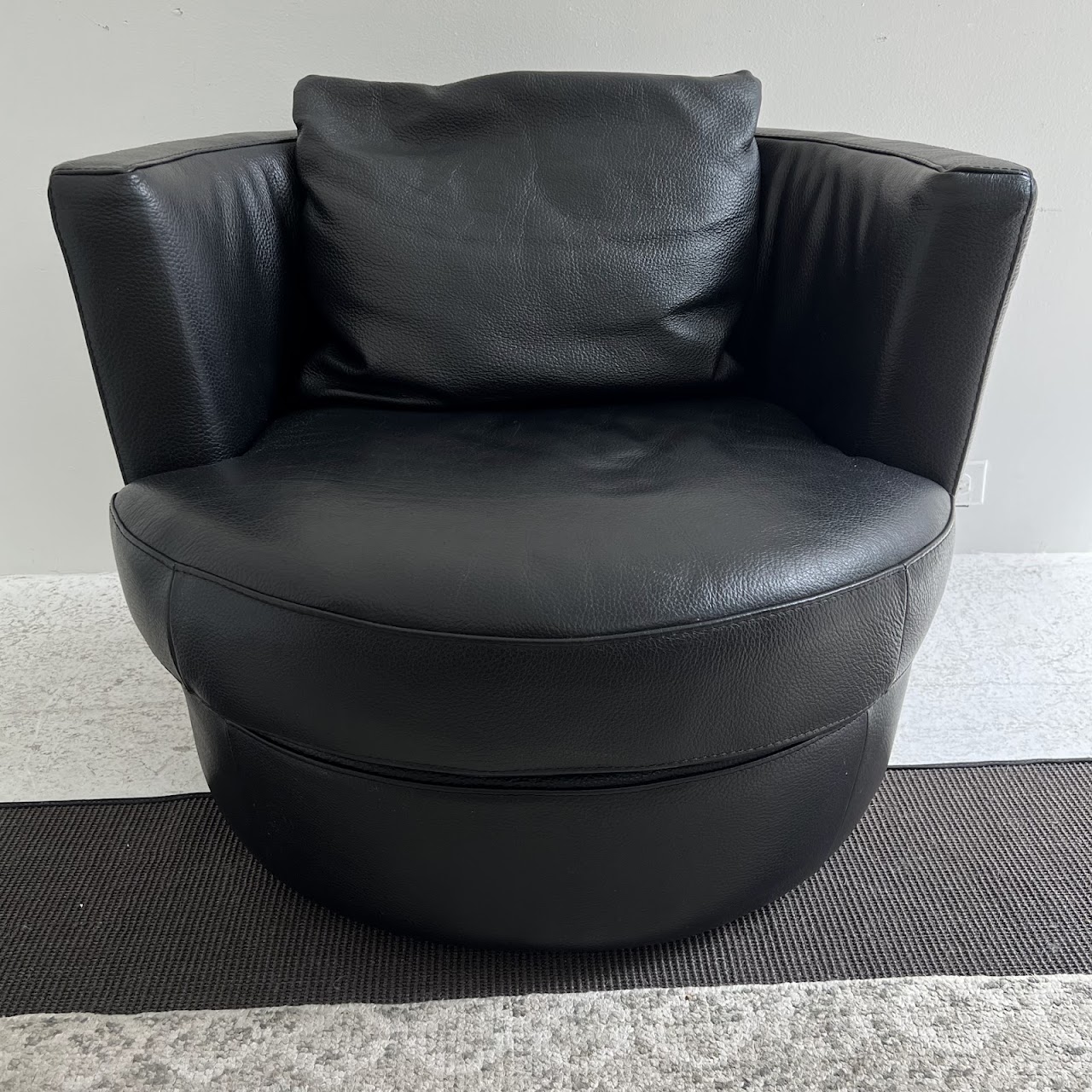 Italsofa Leather Swivel Chair