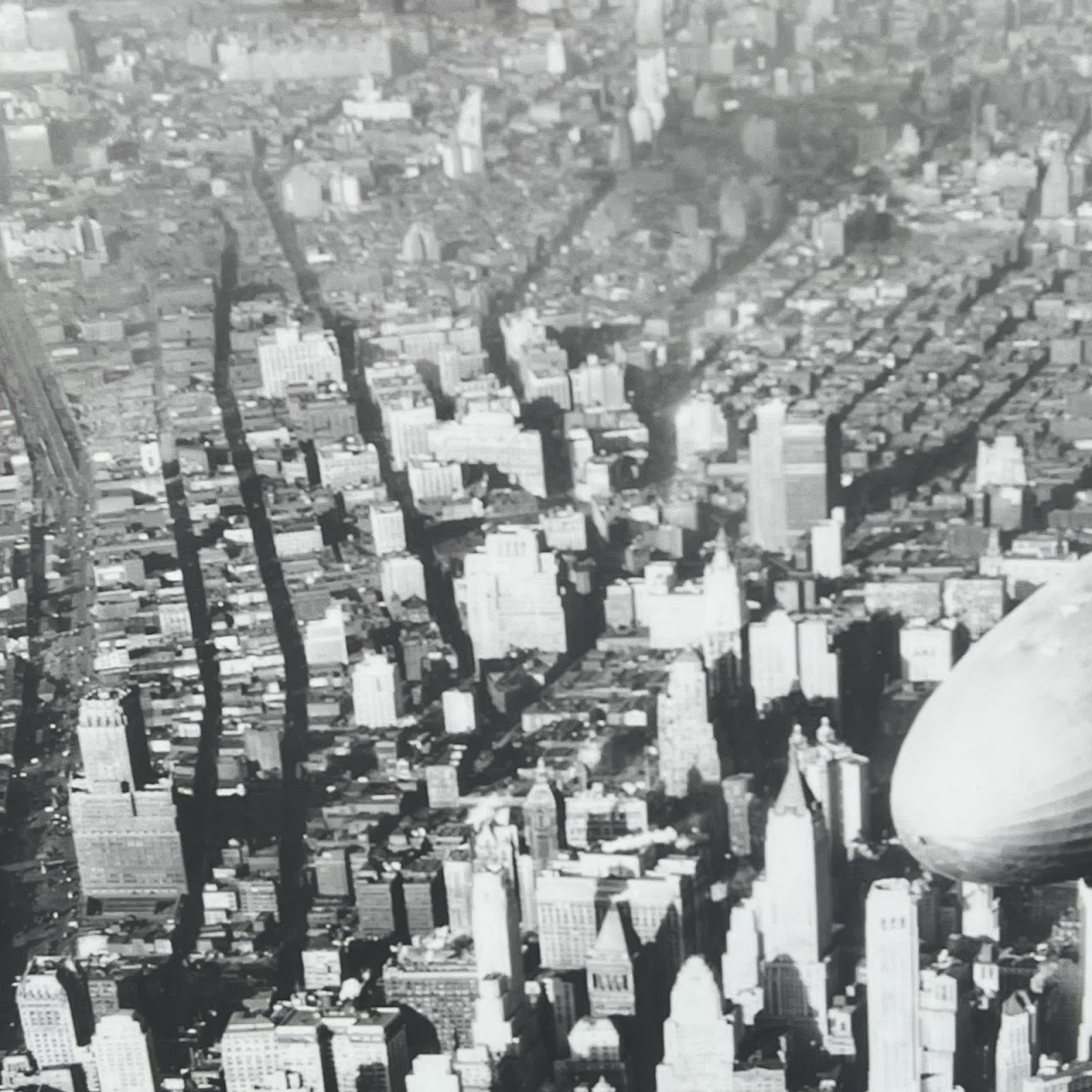 'The Akron in Flight Over NYC, 1931' Photograph