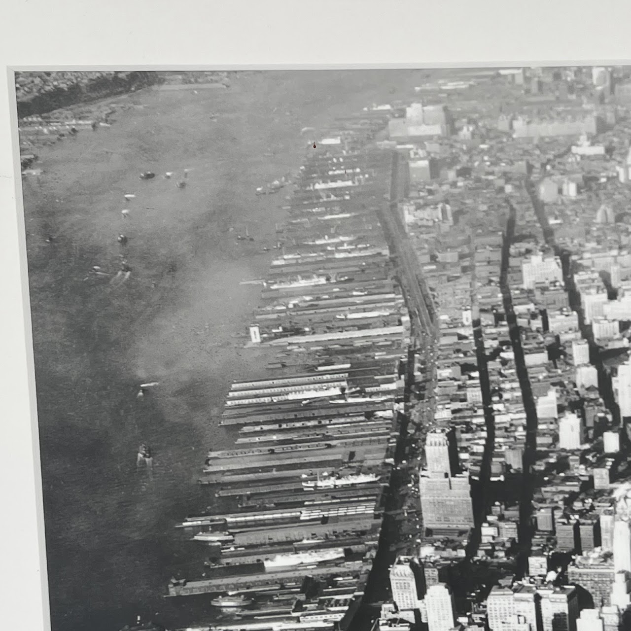 'The Akron in Flight Over NYC, 1931' Photograph