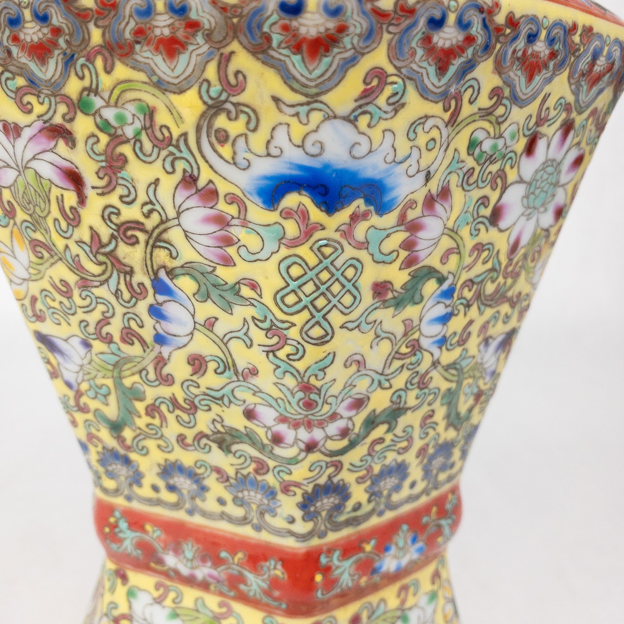 Hexagonal Chinoiseries Decorative Vase