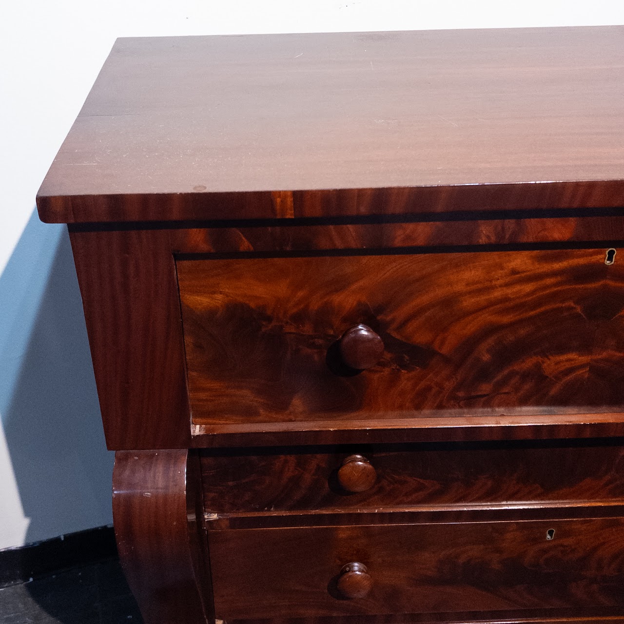 Empire Flame Mahogany Four Drawer Dresser