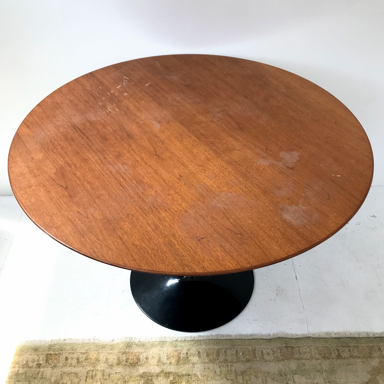 Knoll + Eero Saarinen Tulip Dining Table