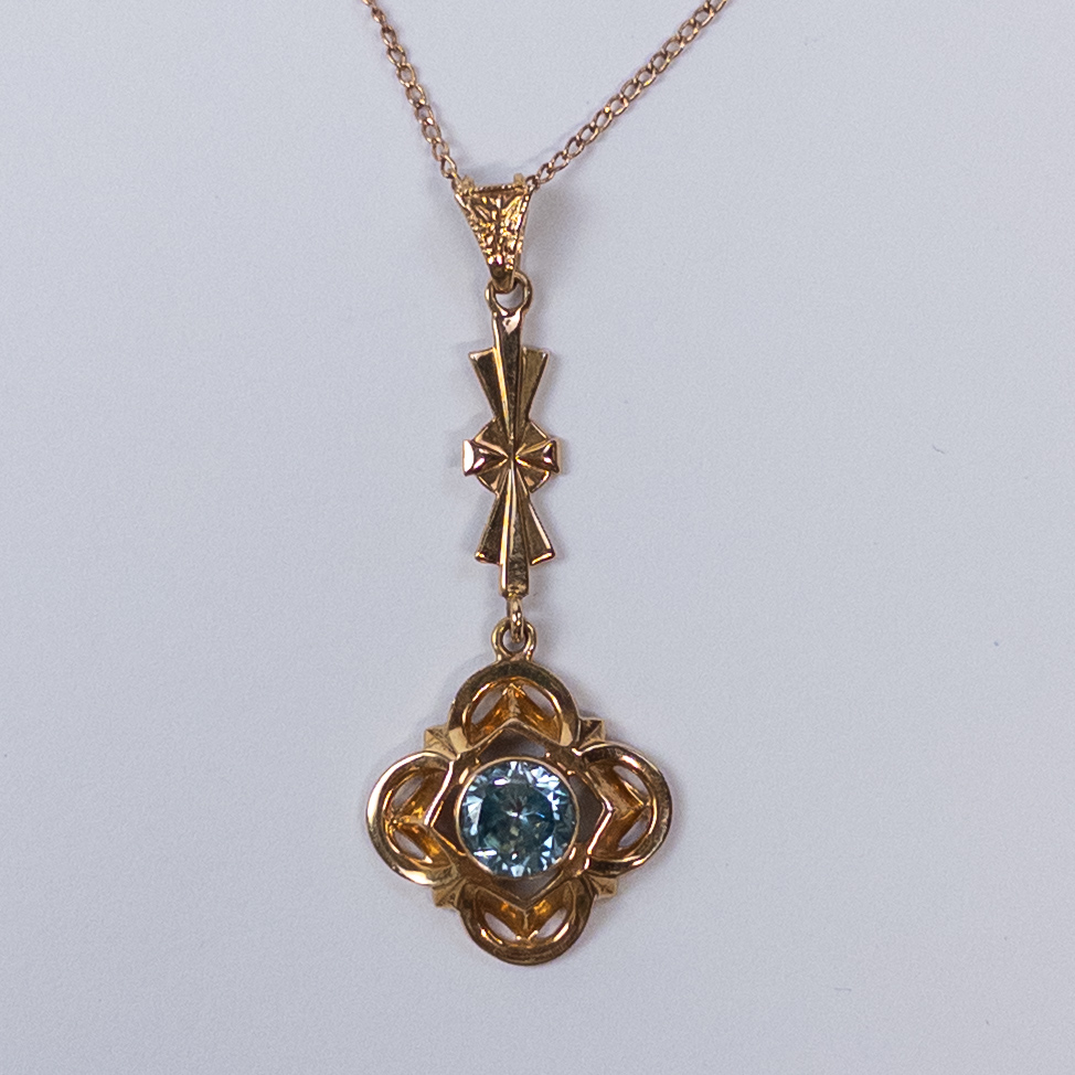 14K Gold  & Blue Stone Flower Pendant Necklace