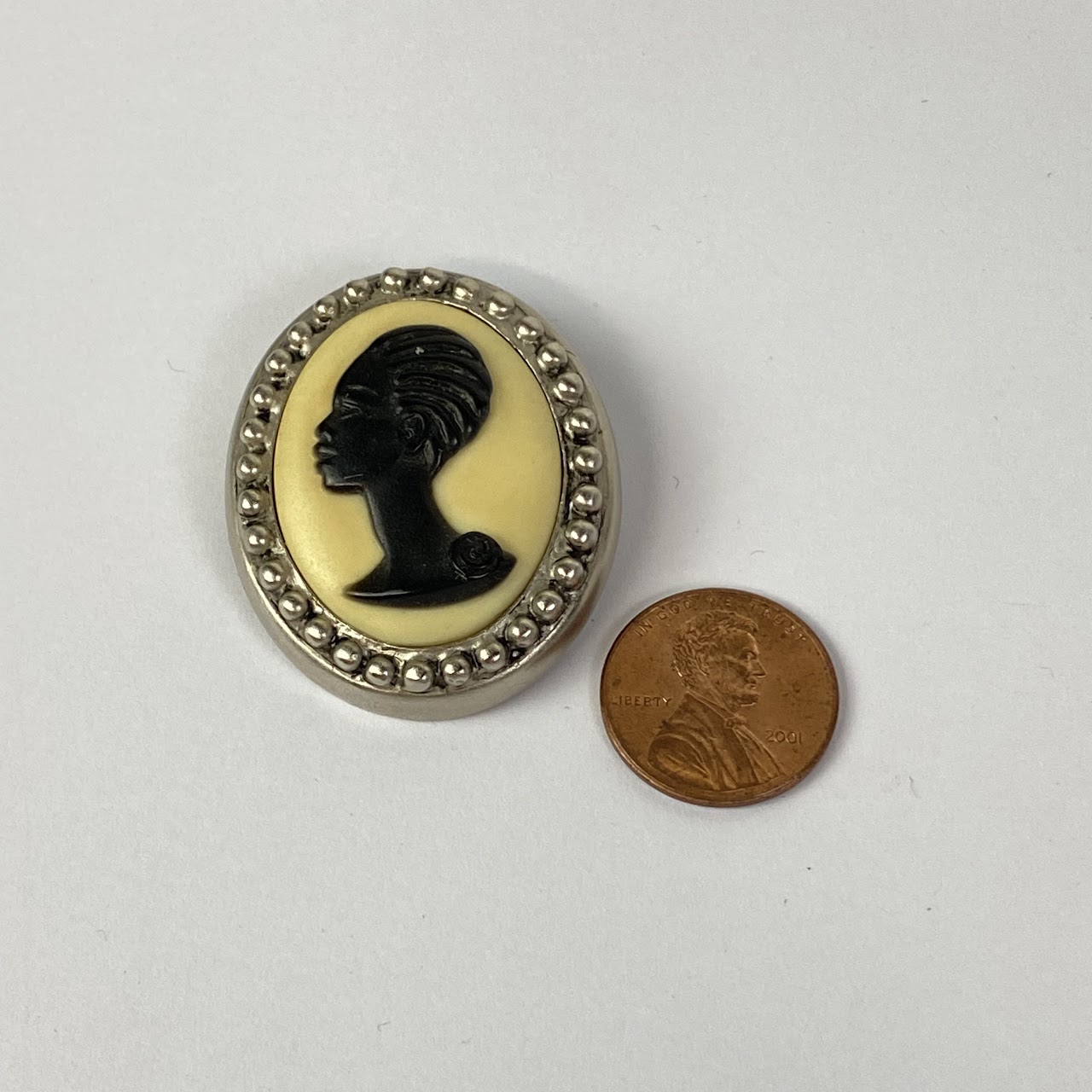 Coreen Simpson Black Cameo Brooch