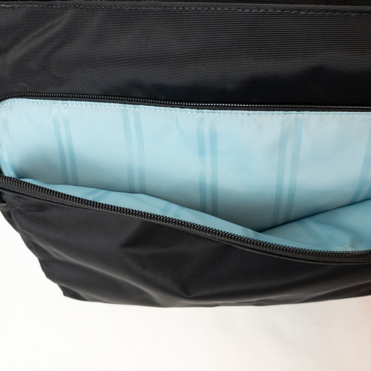 Tumi Vista MINT Messenger Bag