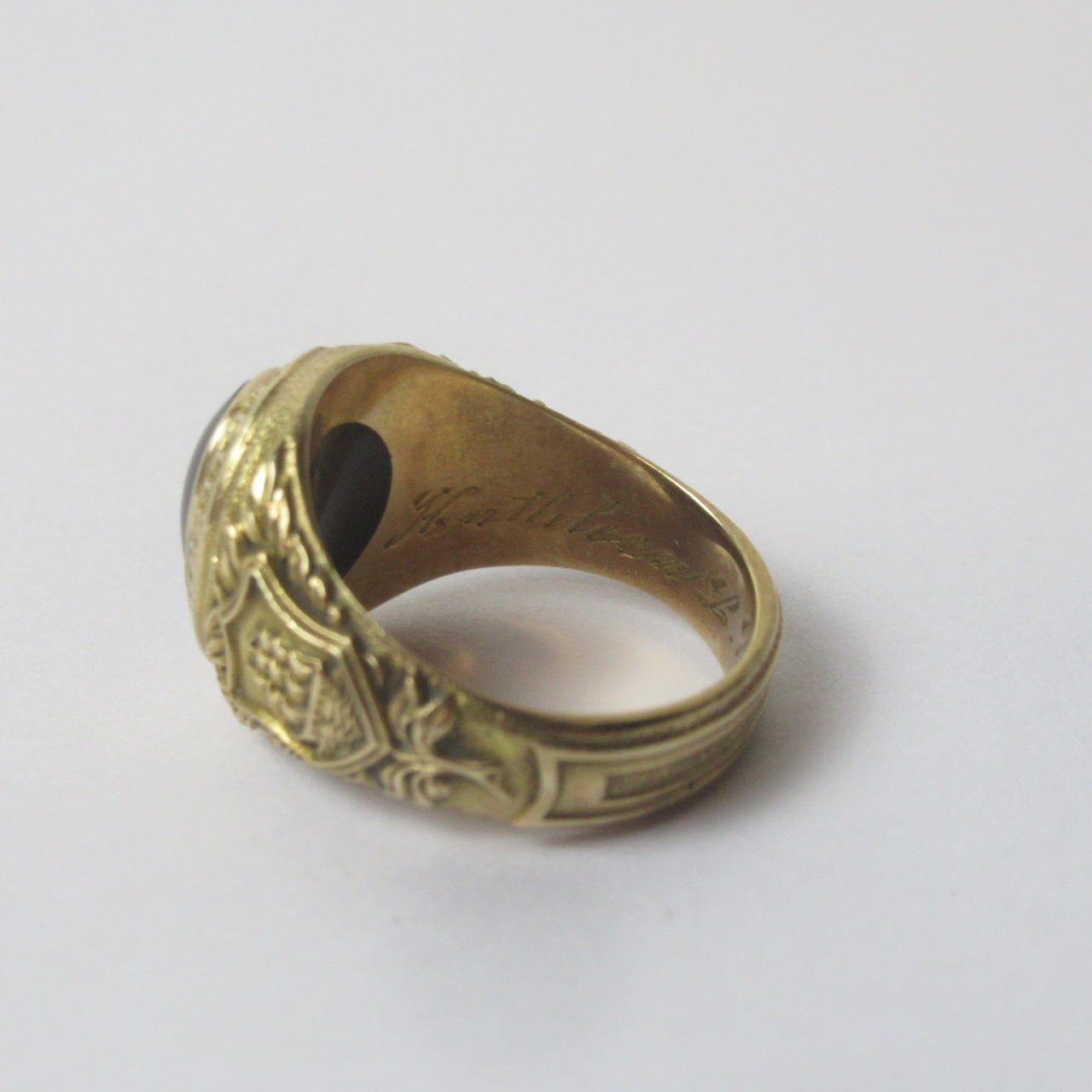 10k Gold & Black Stone  Vintage Class Ring