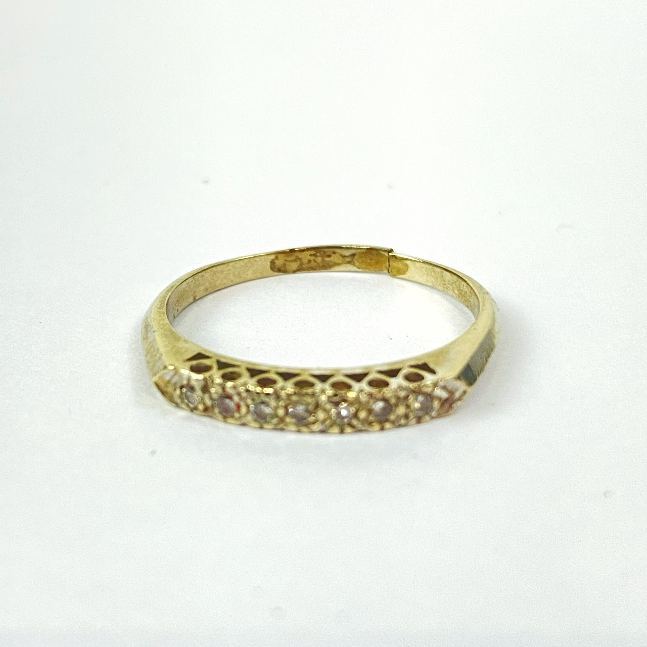 14K Gold and Diamonds Band Ring. Item is Broken