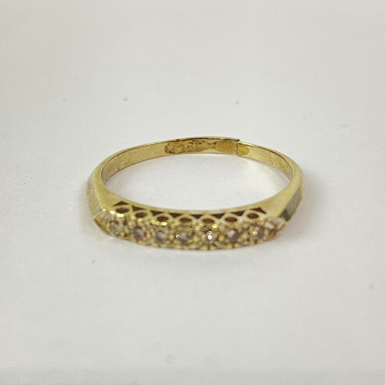 14K Gold and Diamonds Band Ring. Item is Broken