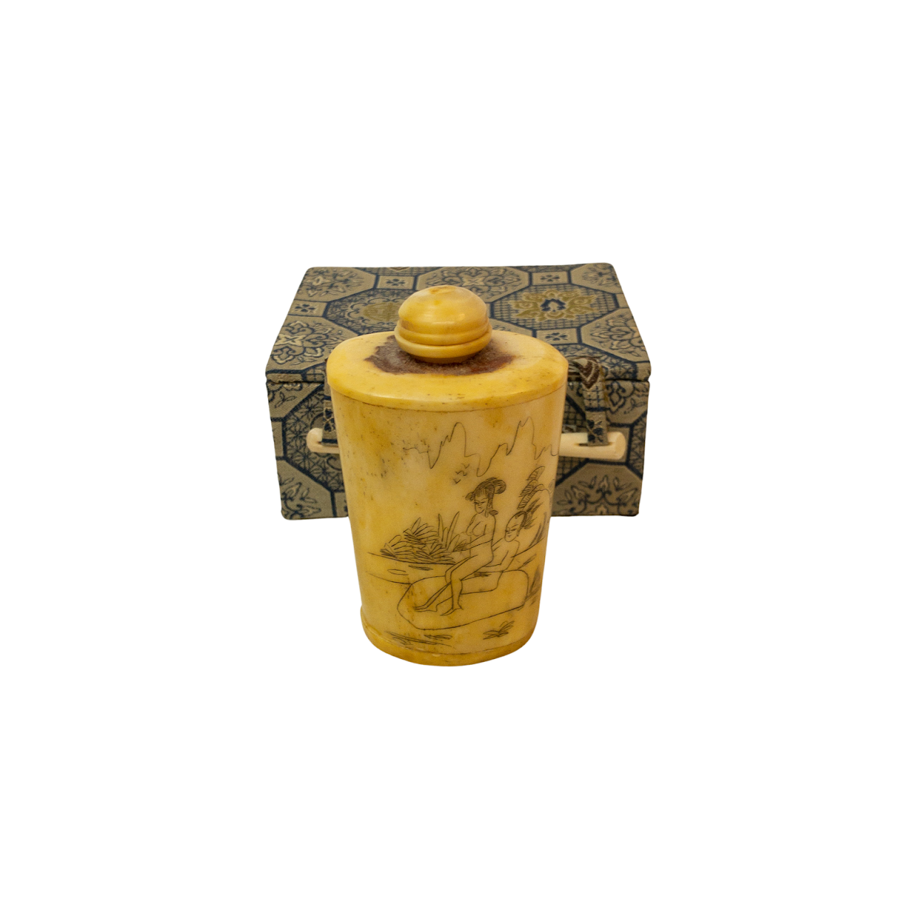 20th Century Japanese Erotic Shunga Scrimshaw Snuff Bottle