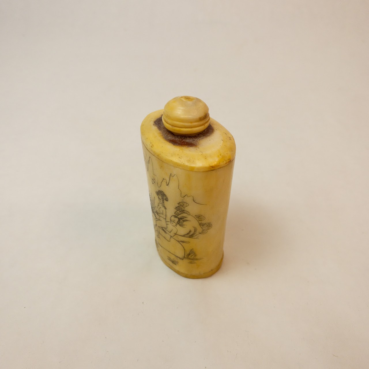 20th Century Japanese Erotic Shunga Scrimshaw Snuff Bottle