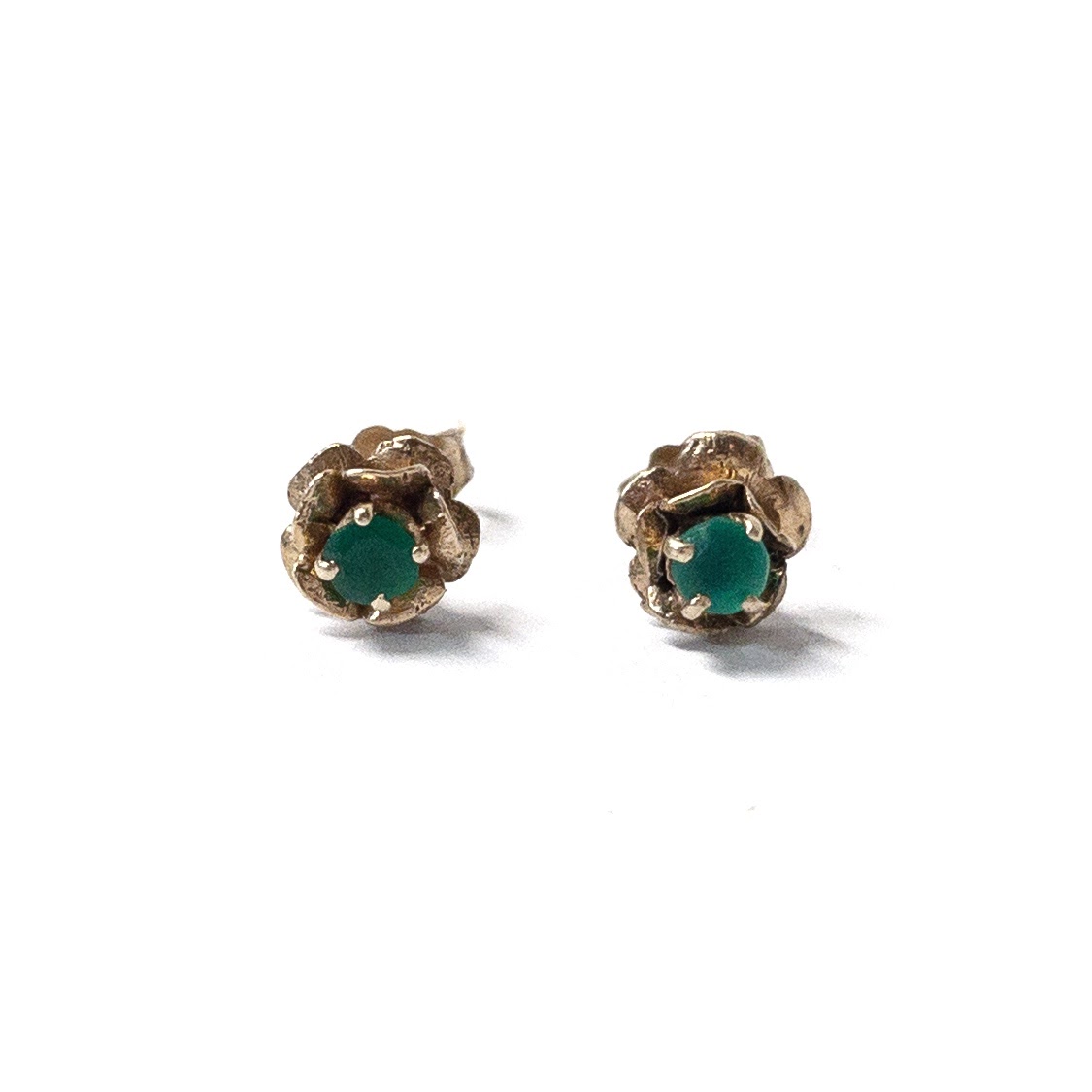 14K Gold Green Stone Floral Stud Earrings