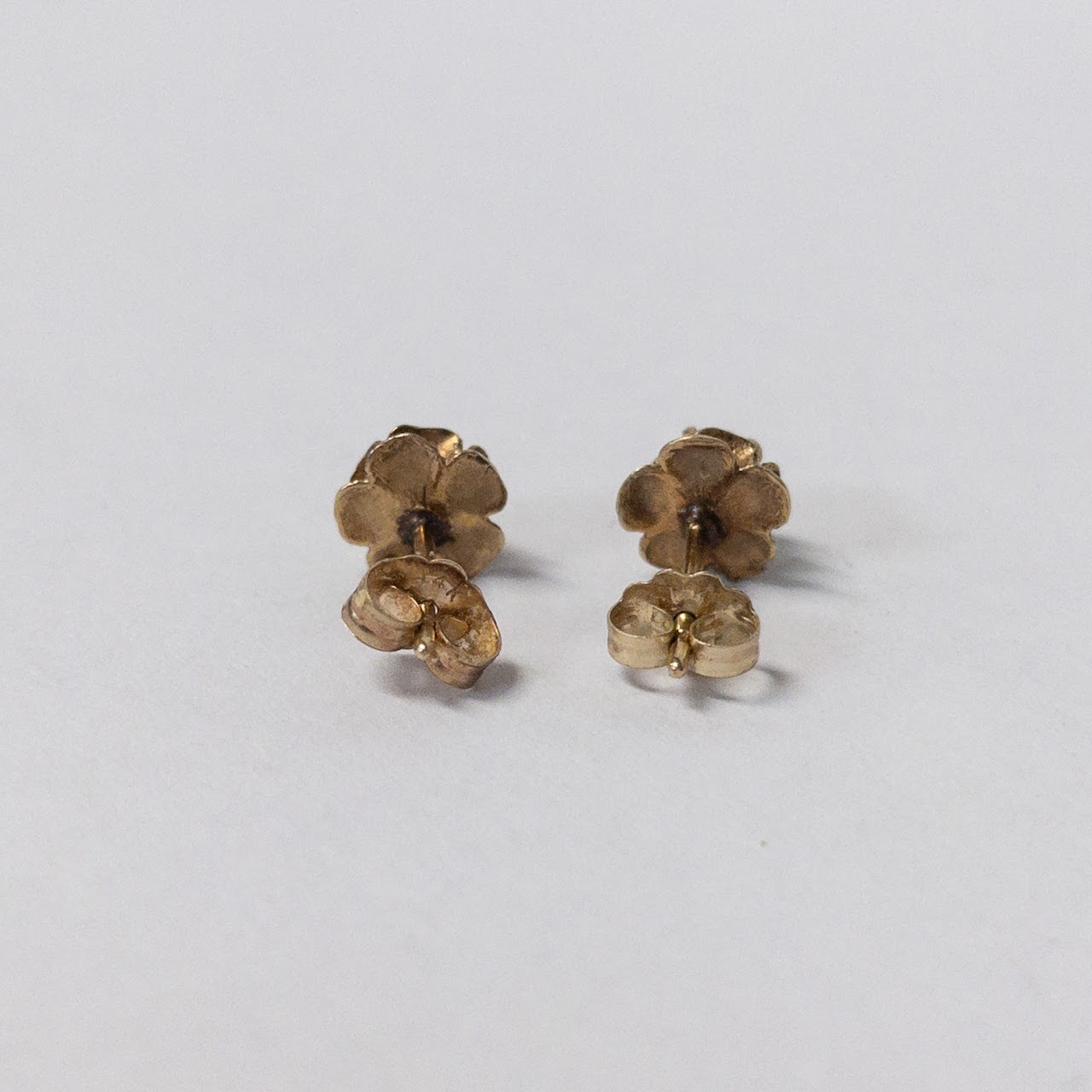 14K Gold Green Stone Floral Stud Earrings