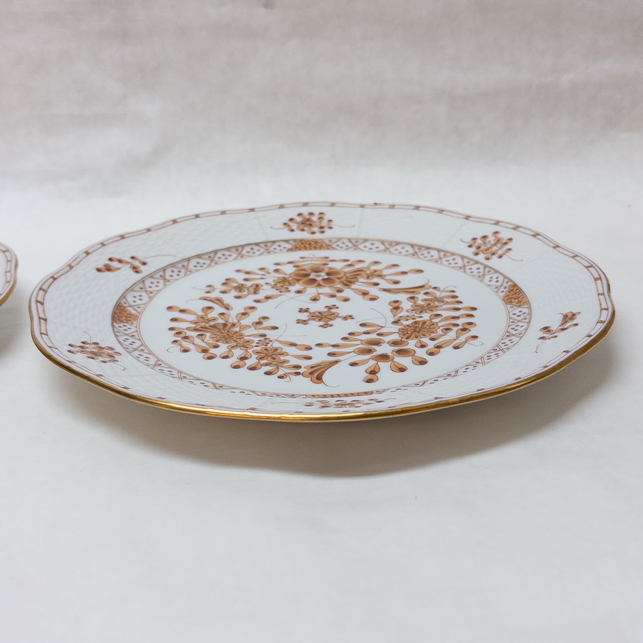 Herend Waldstein Marron Porcelain Dinner Plate Pair