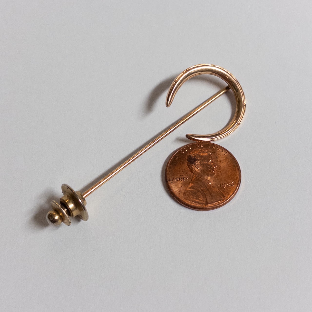 14K Gold Horseshoe Hat Pin