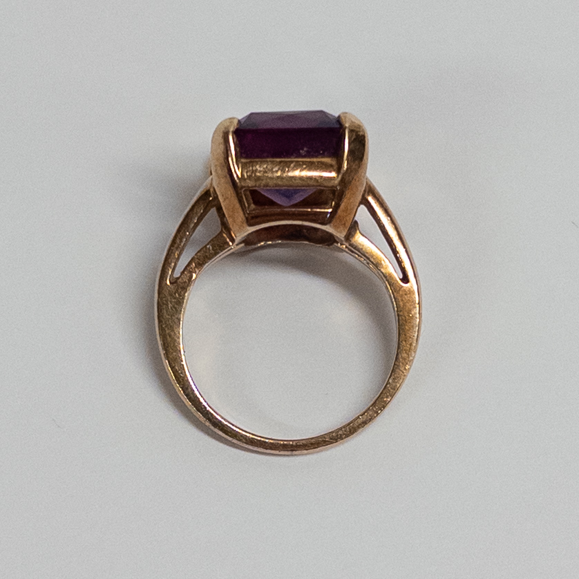 10K Gold Ring with Purple Sapphire