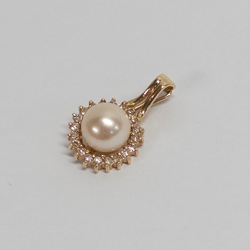 14K Gold Pendant with Pearl Solitaire and Diamonds