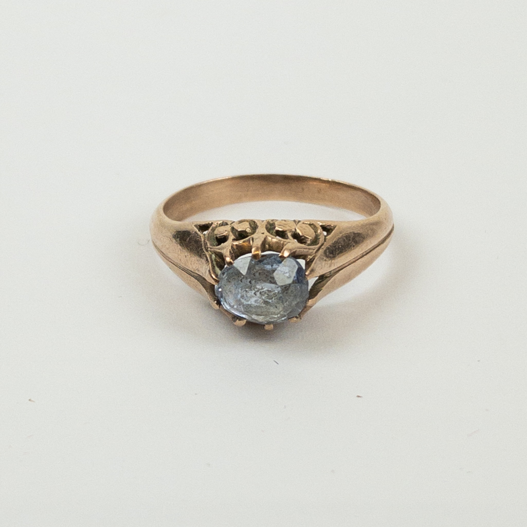 Vintage 10K Gold Aqua Solitaire Ring