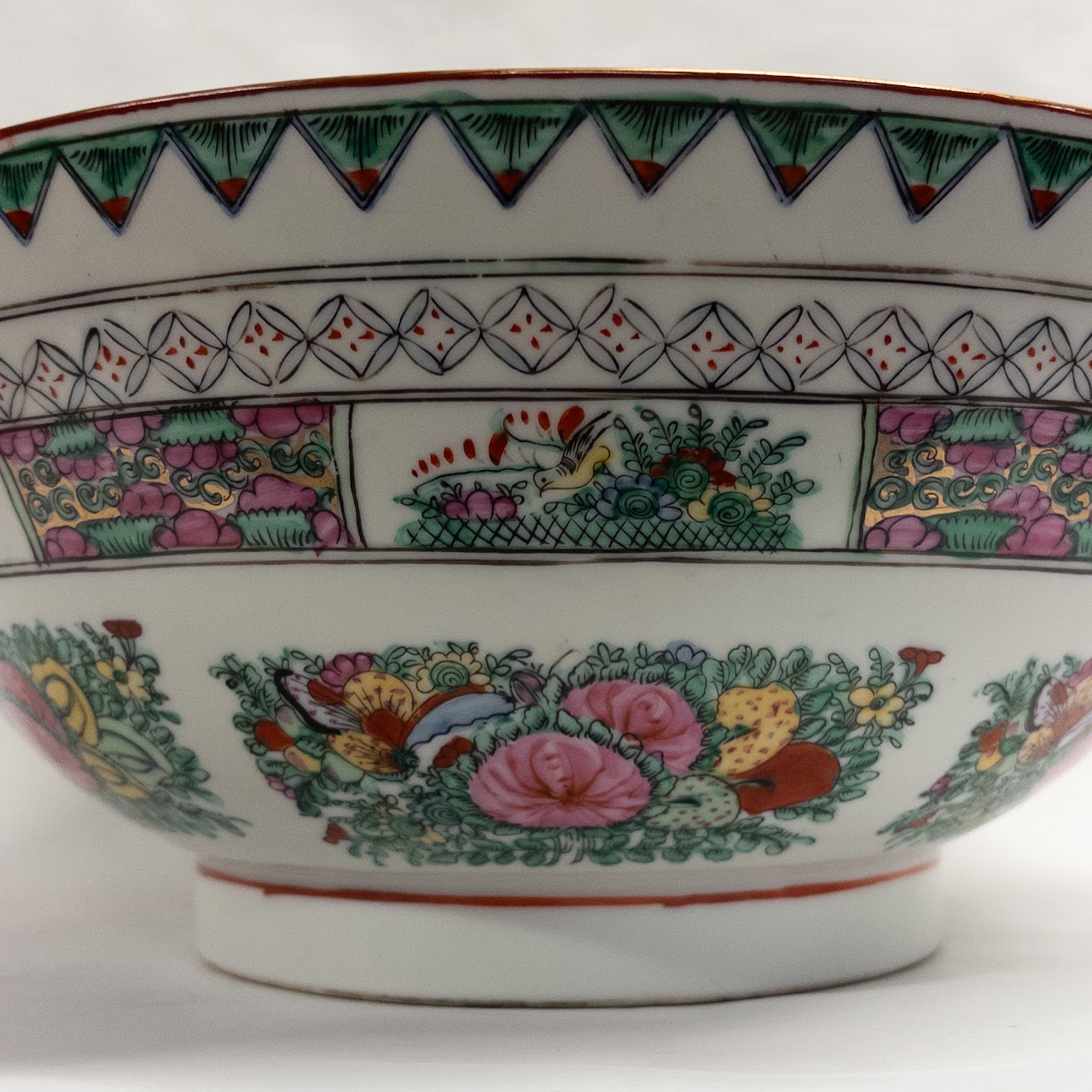 Large Canton Chinese Famille Rose Soup Tureen