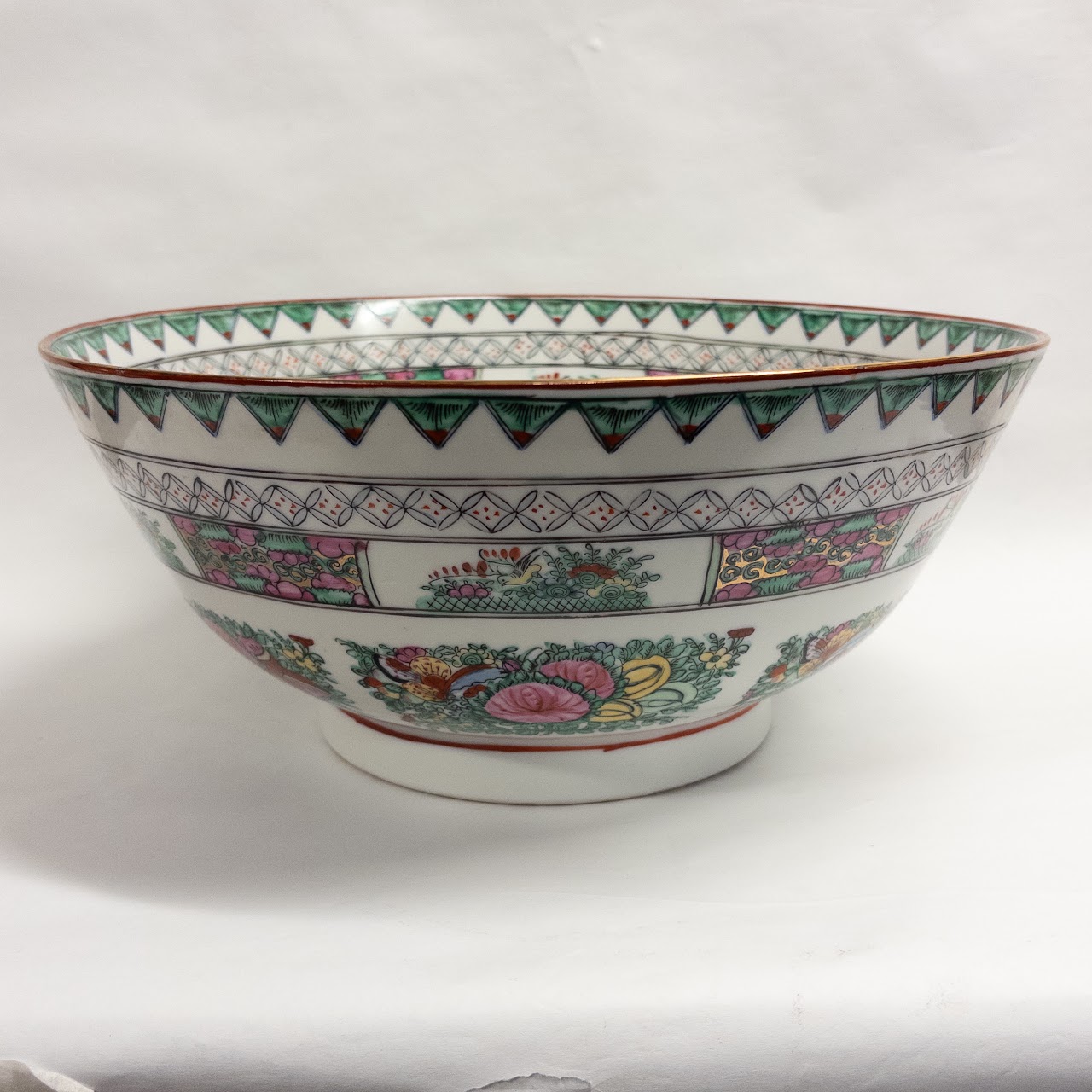 Large Canton Chinese Famille Rose Soup Tureen