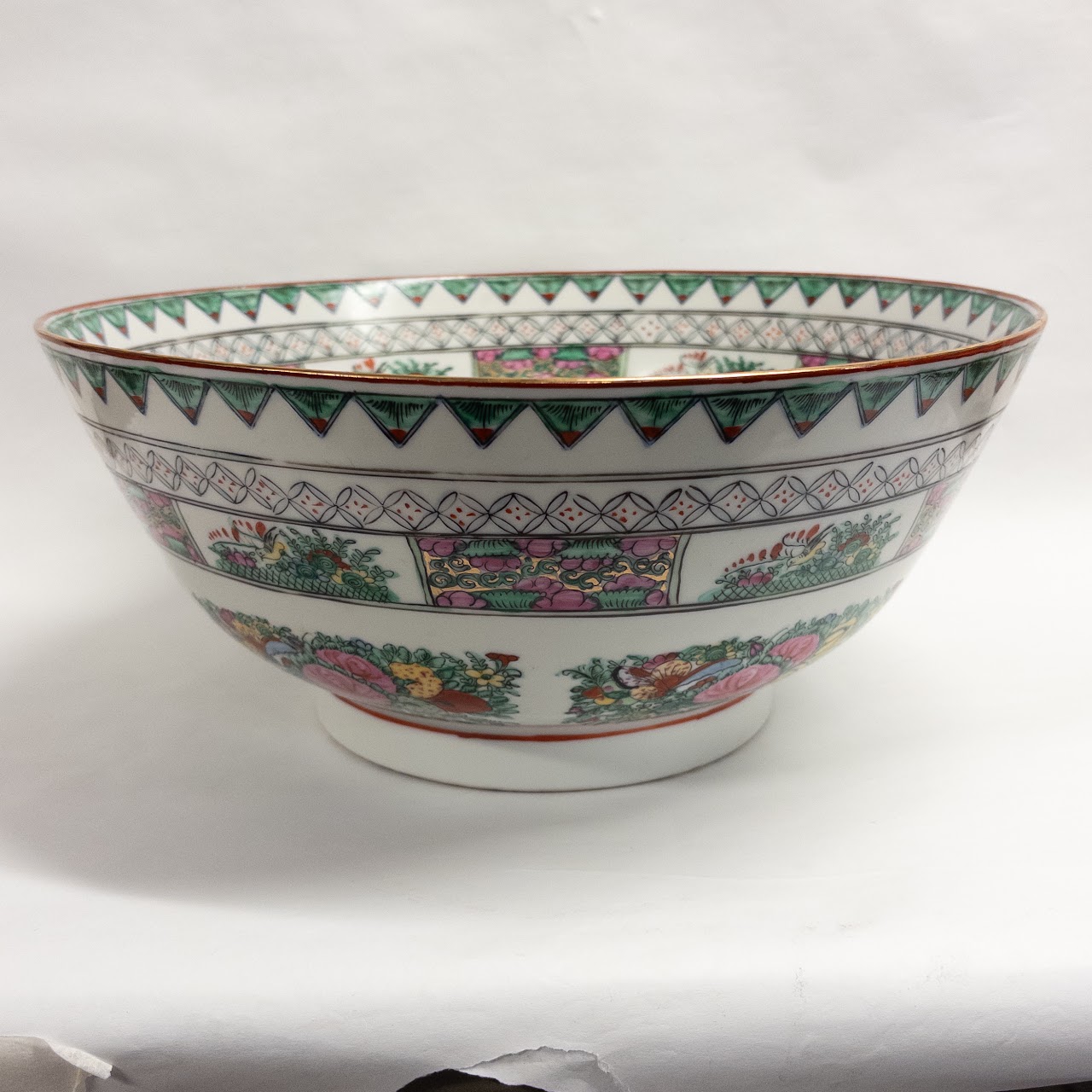 Large Canton Chinese Famille Rose Soup Tureen