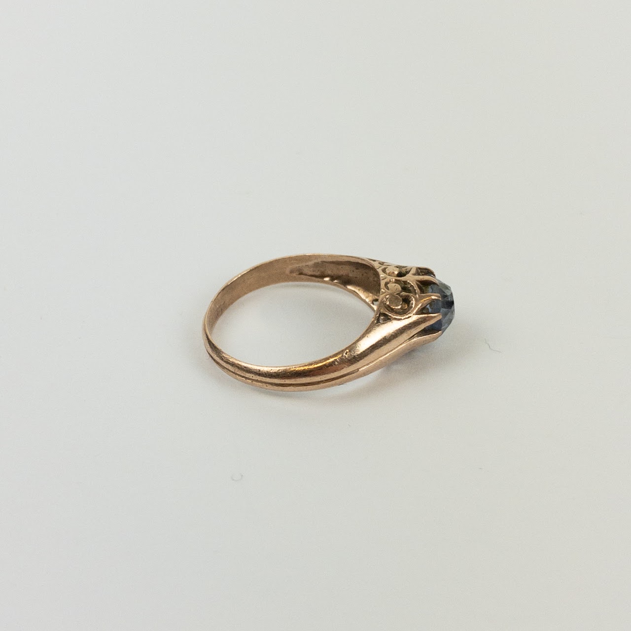 Vintage 10K Gold Aqua Solitaire Ring